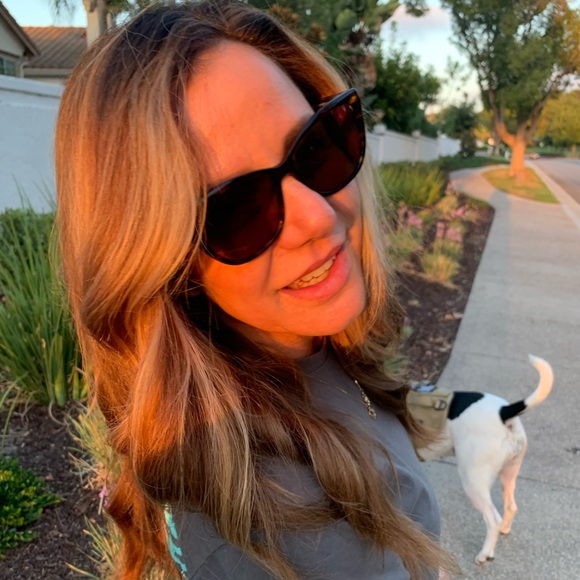 Meet your Posher, Jennifer - Picture 1 of 1